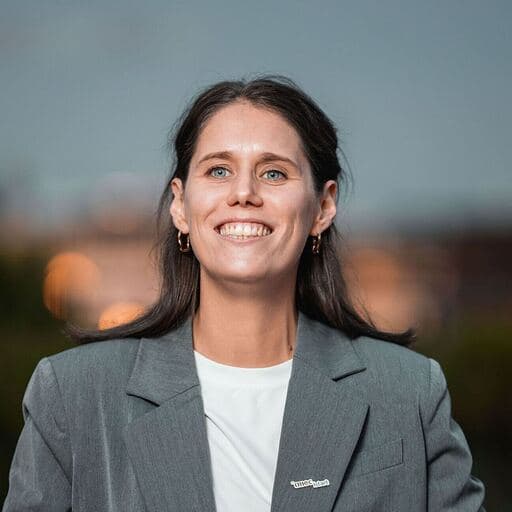 tea1d5d6e-u099x12071s-5953189cc579-512